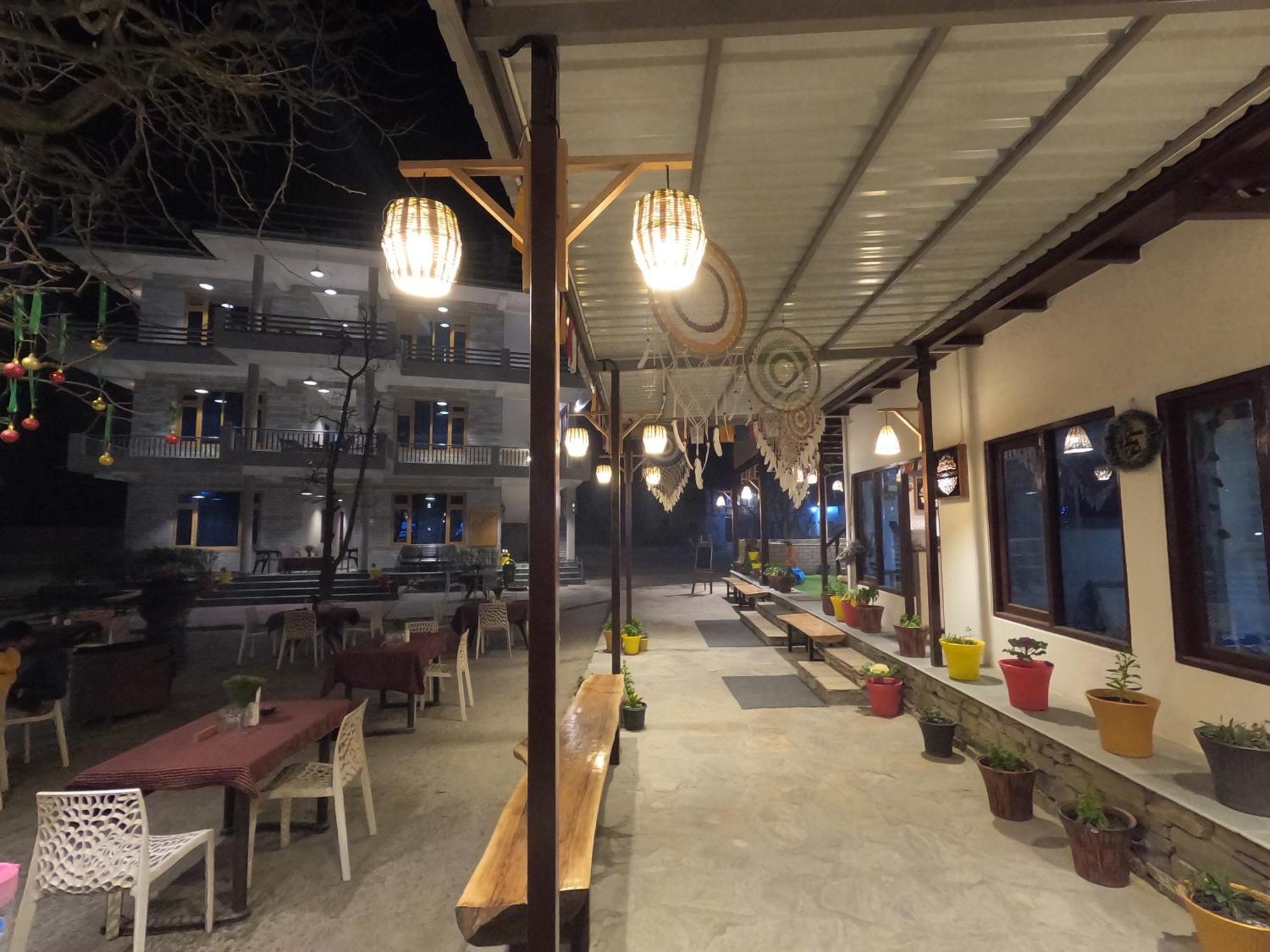 The Royal Orchard Kasol Hotel Exterior photo