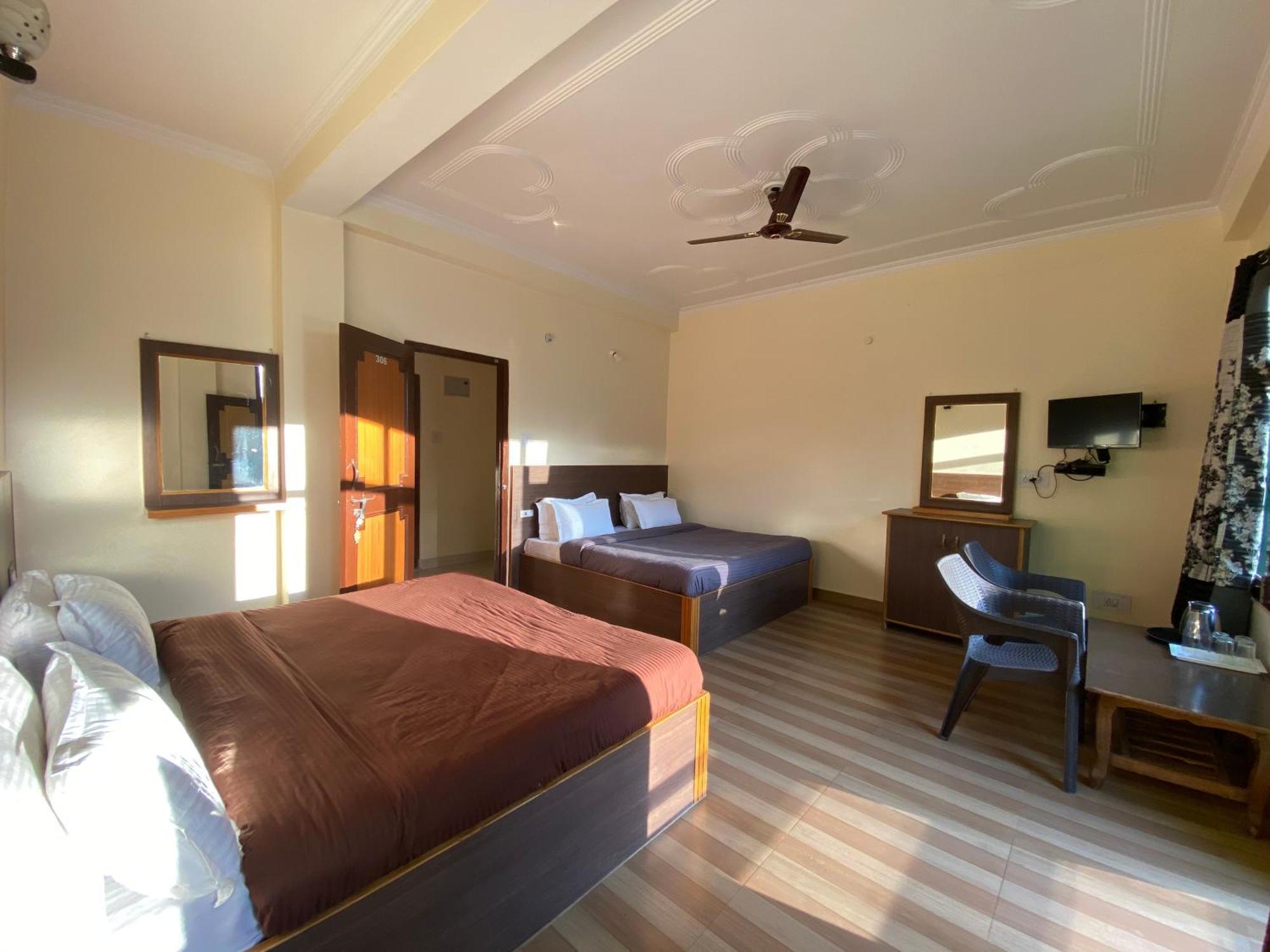 The Royal Orchard Kasol Hotel Exterior photo