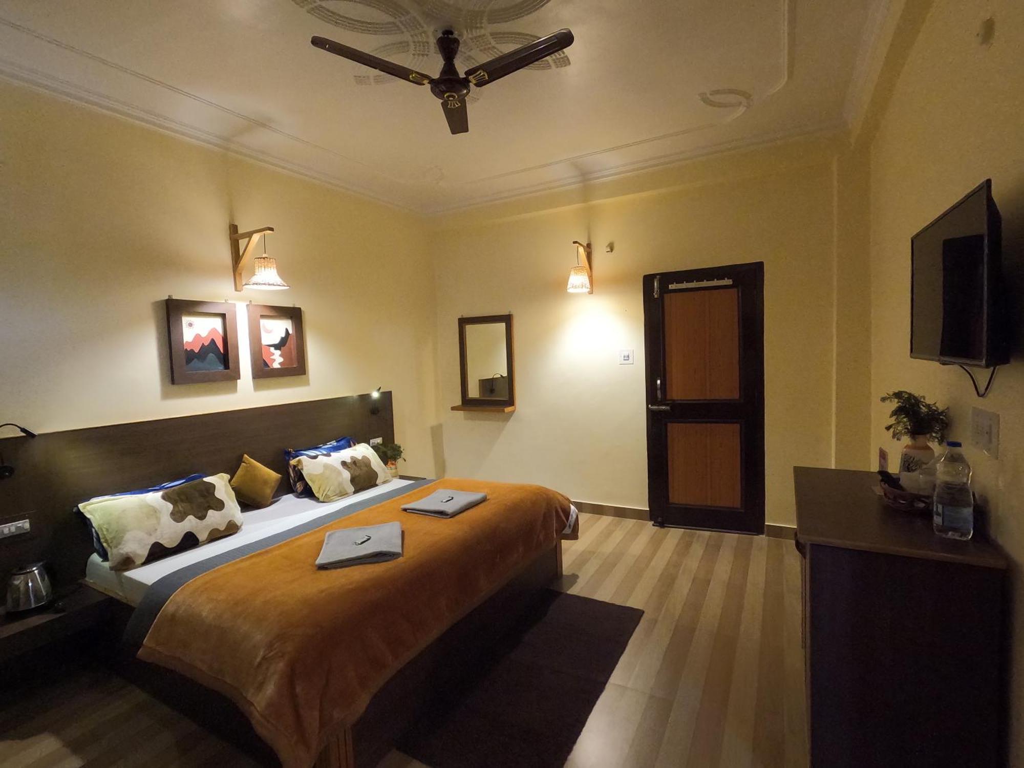 The Royal Orchard Kasol Hotel Exterior photo