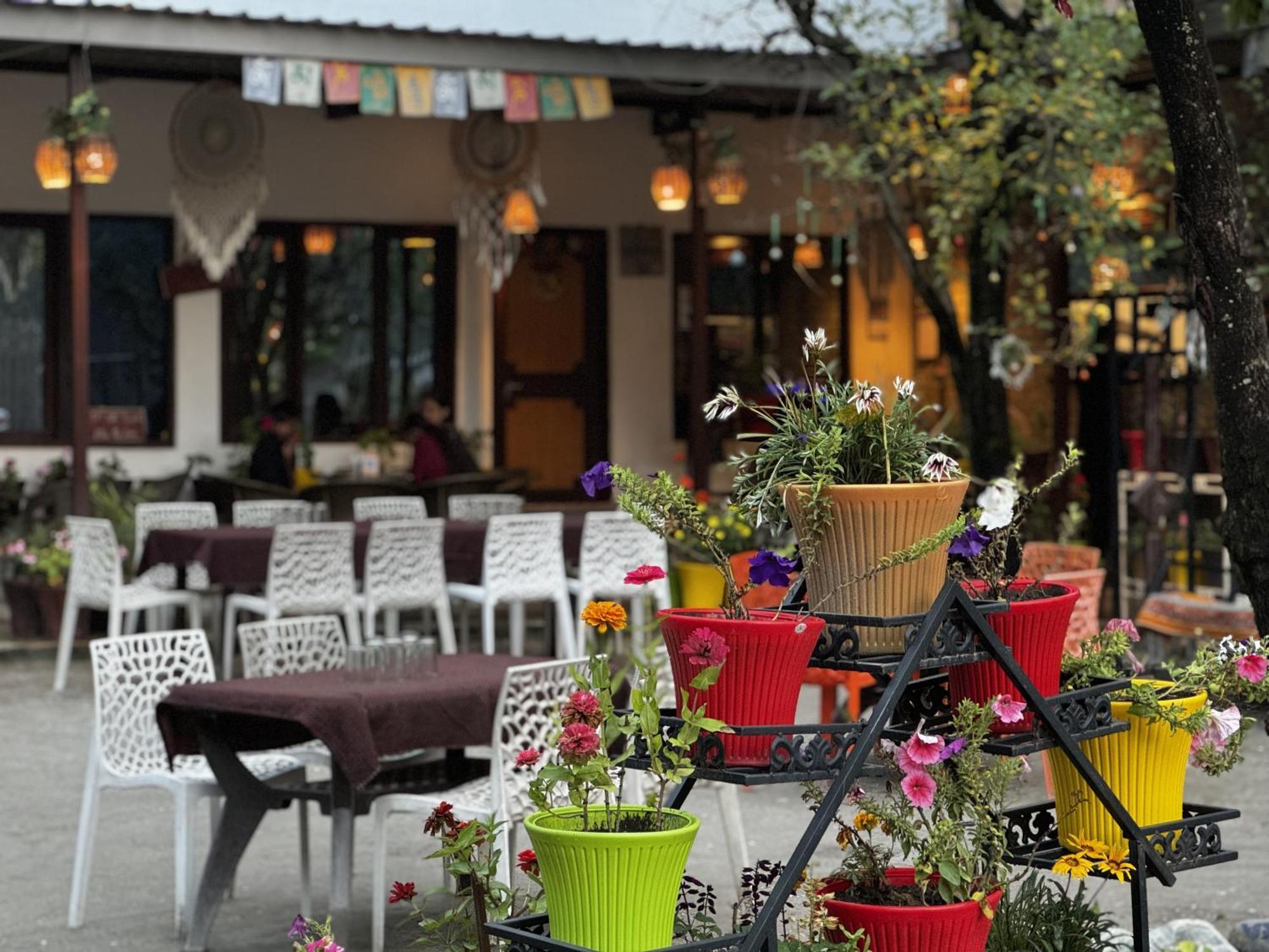 The Royal Orchard Kasol Hotel Exterior photo