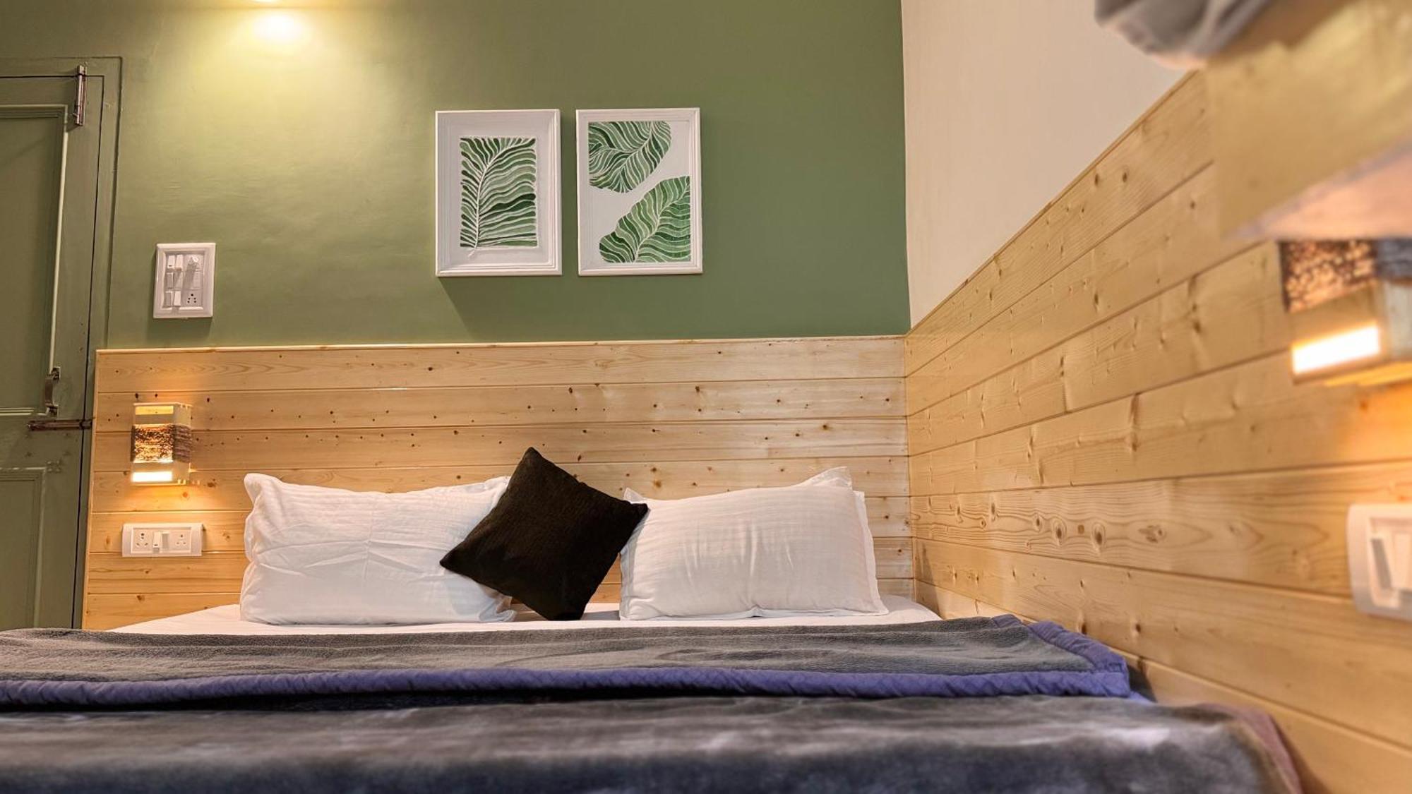 The Royal Orchard Kasol Hotel Exterior photo